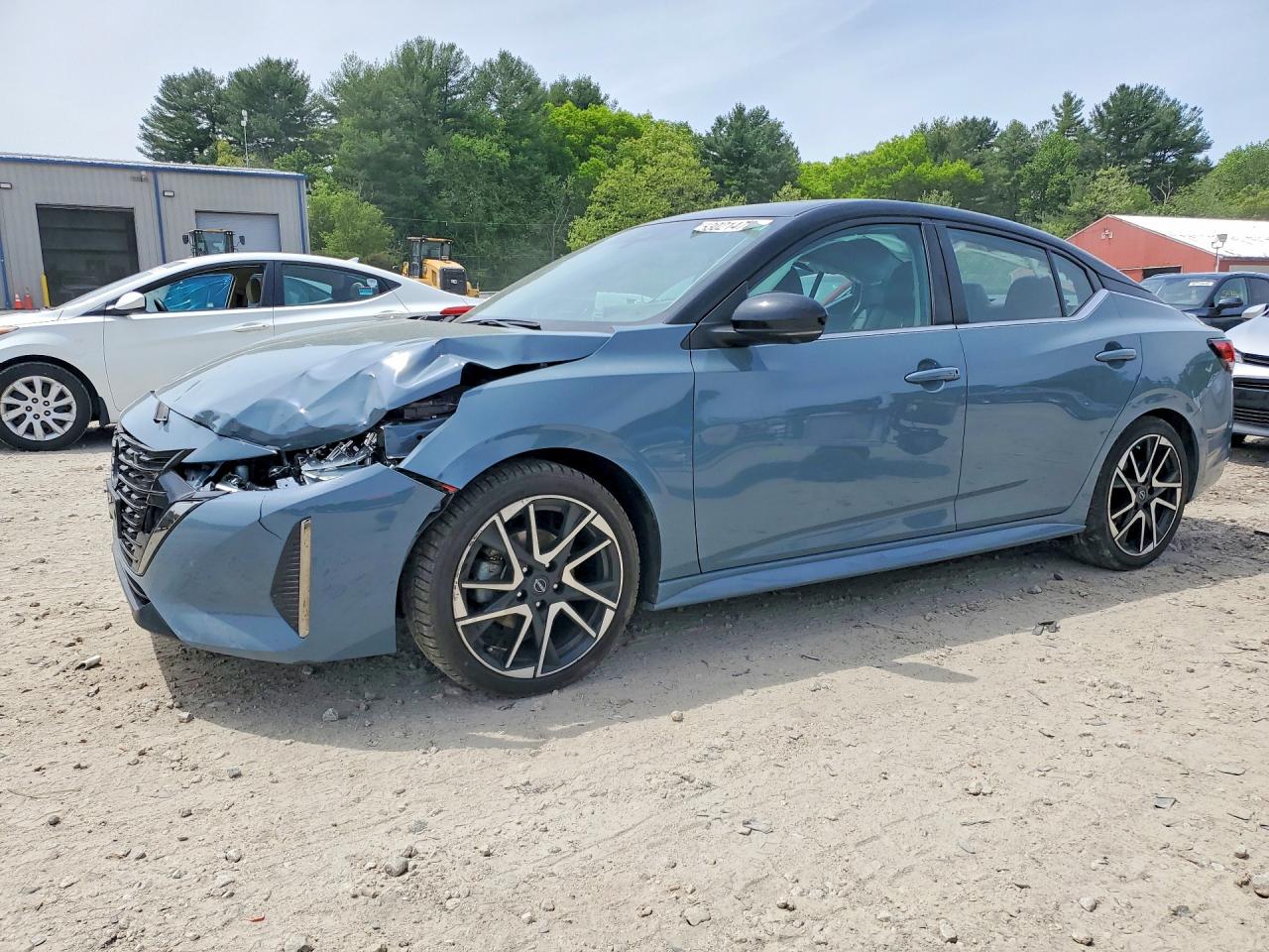 Salvage Nissan Sentra Image