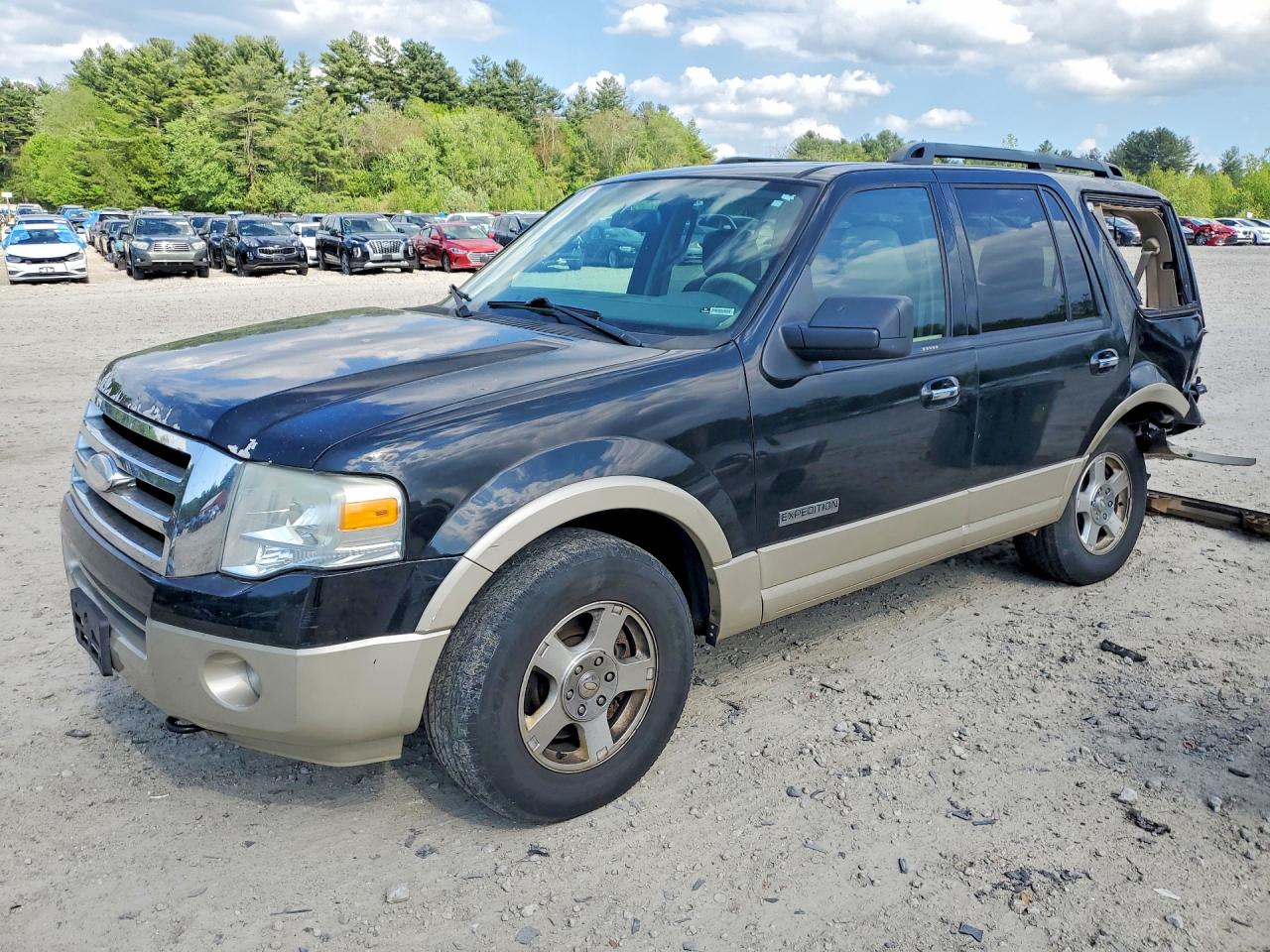 Salvage Ford Expedition Image