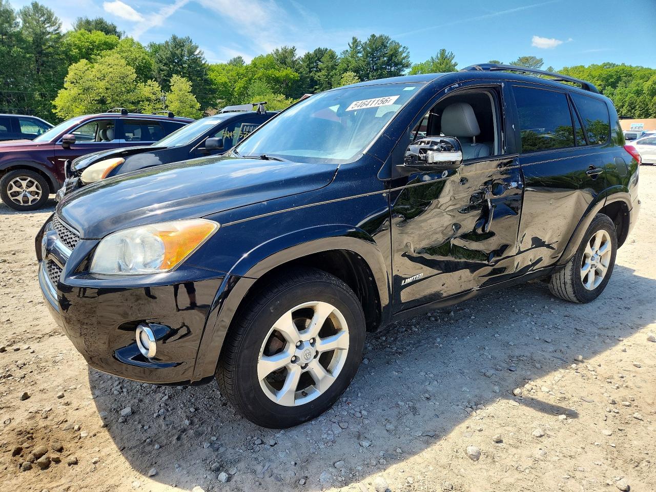 Salvage Toyota RAV4 Image