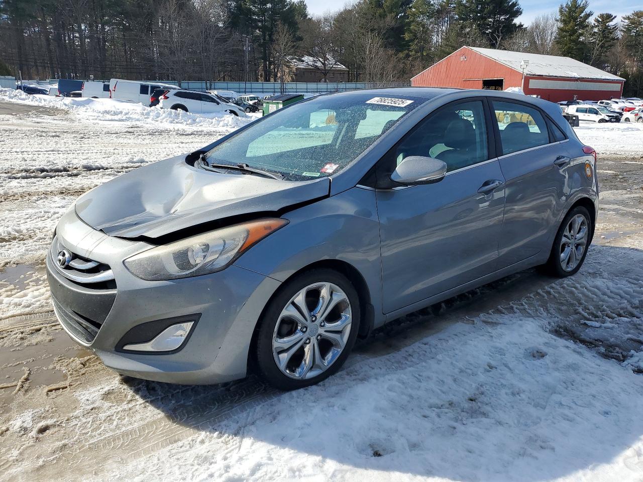 Salvage Hyundai ELANTRA Image