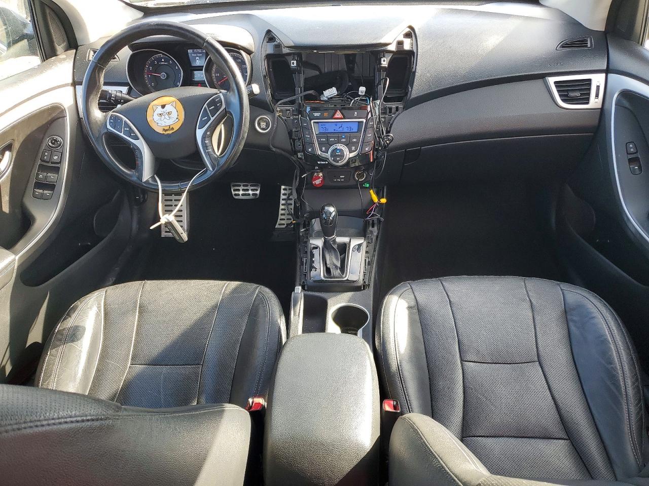 Hyundai ELANTRA Base