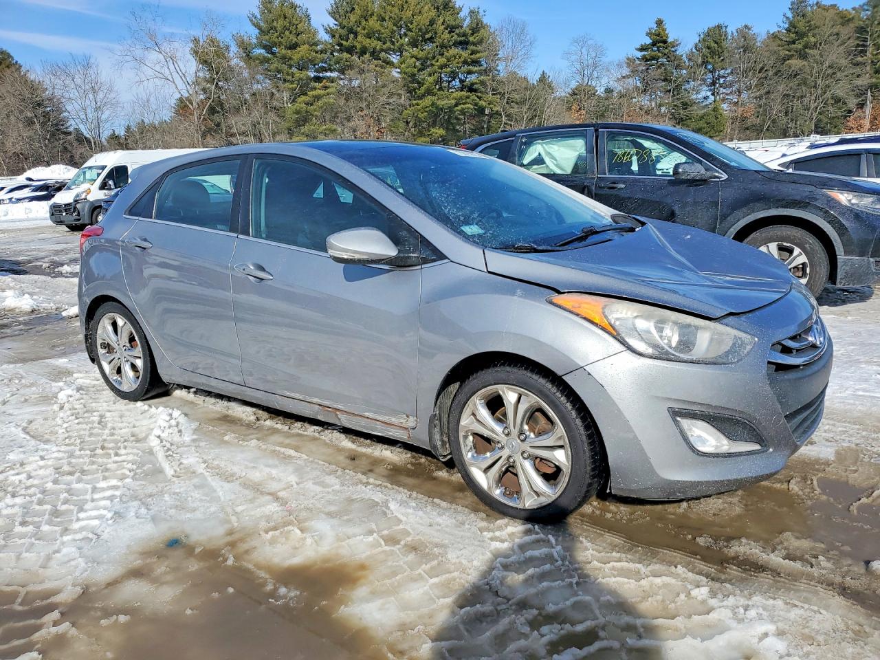 Hyundai ELANTRA Base