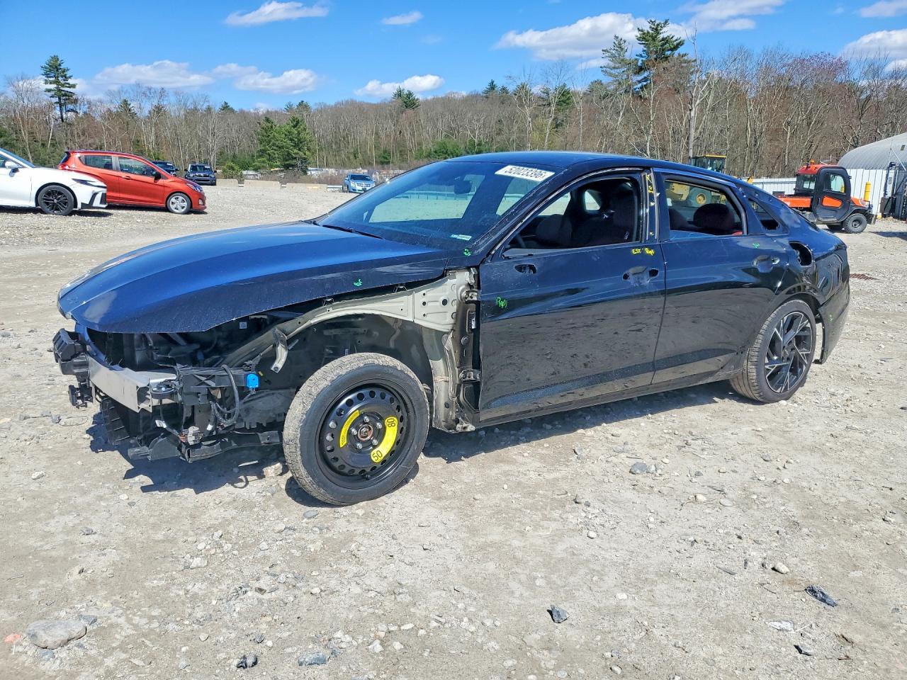 Salvage Kia K5 Image