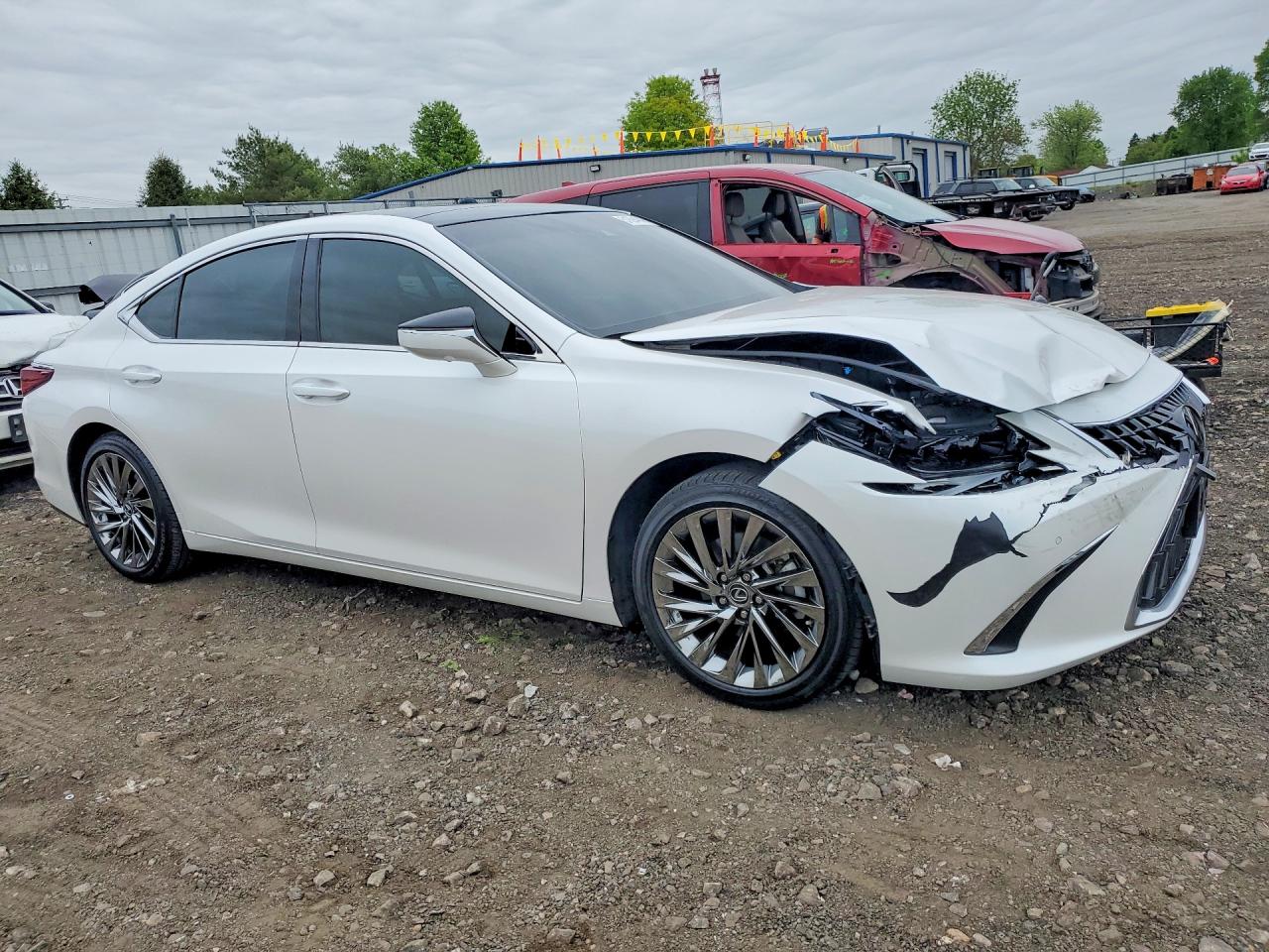 Lexus Es Ultra Luxury