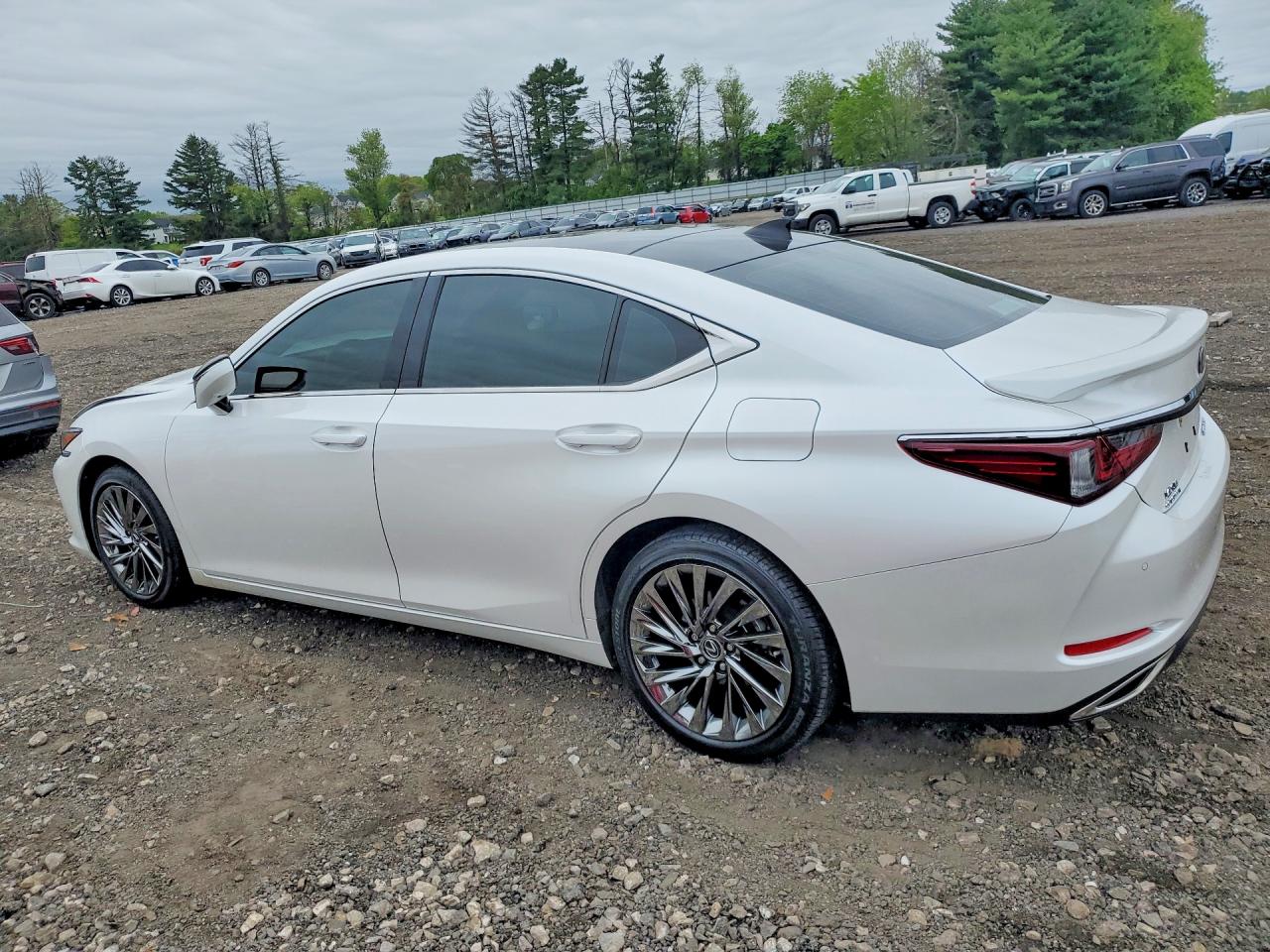 Lexus Es Ultra Luxury