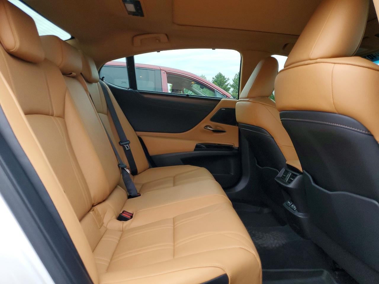 Lexus Es Ultra Luxury