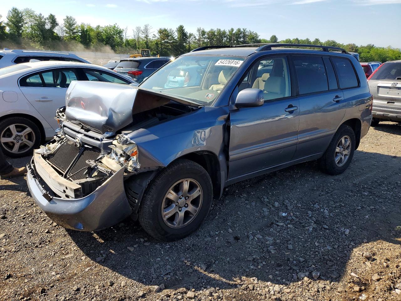 Salvage Toyota Highlander Image