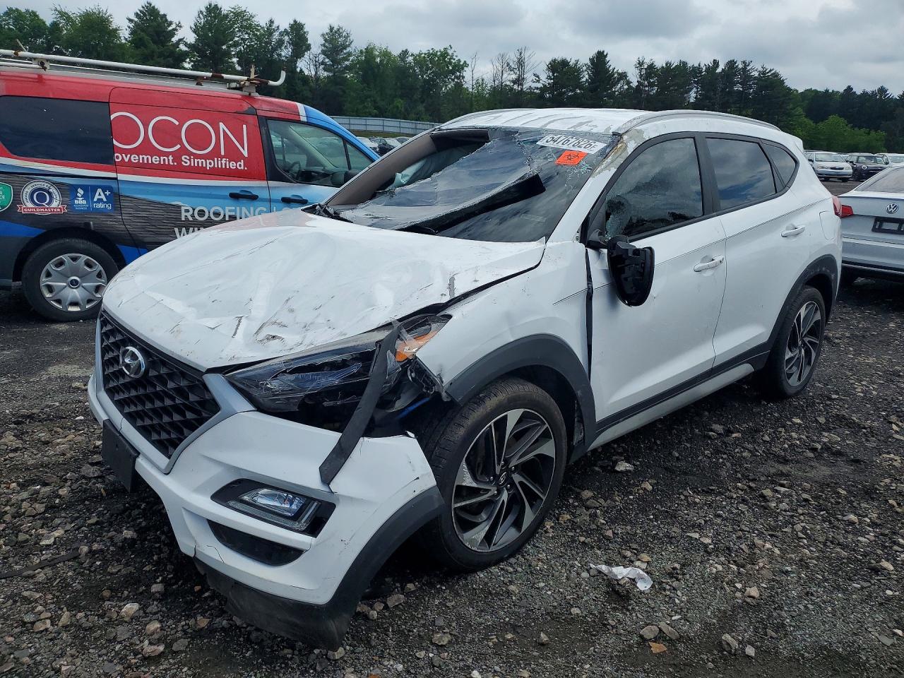Salvage Hyundai TUCSON Image