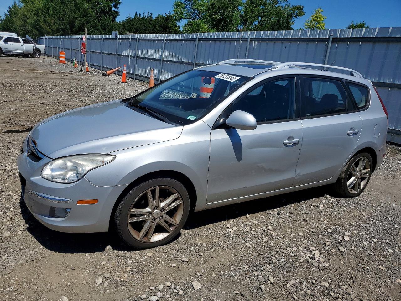 Salvage Hyundai ELANTRA Image