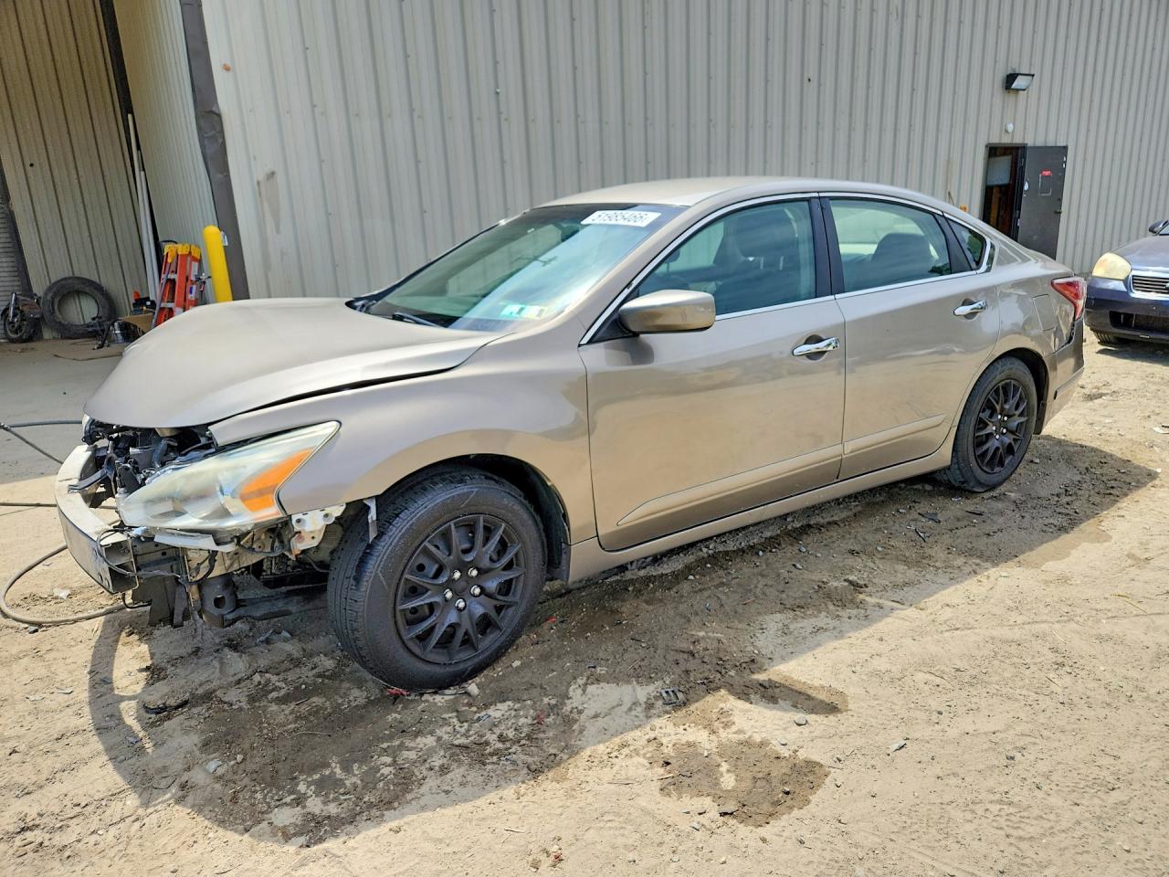 Salvage Nissan Altima Image