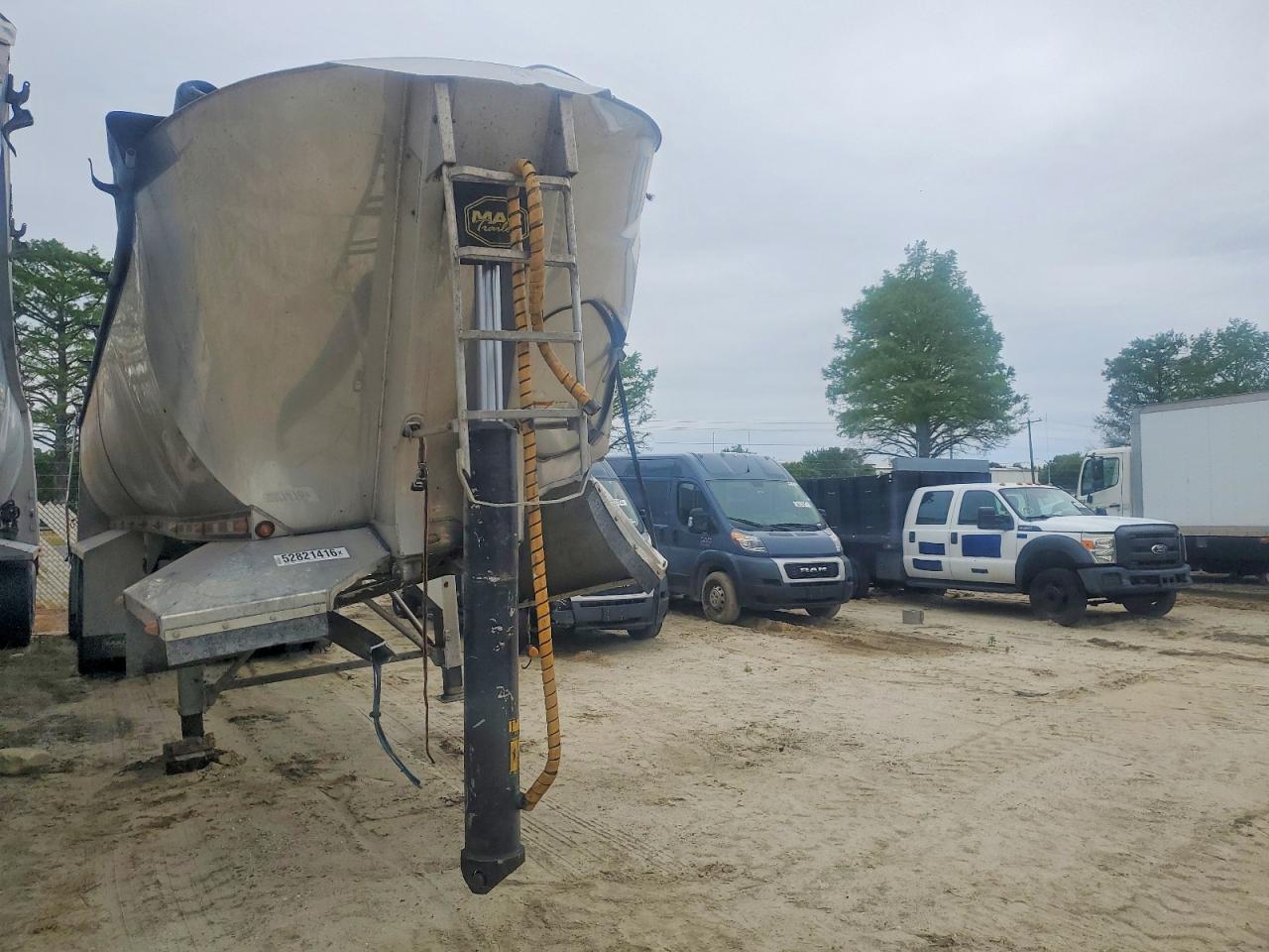 Salvage Mac Trailer Manufacturing Other Image
