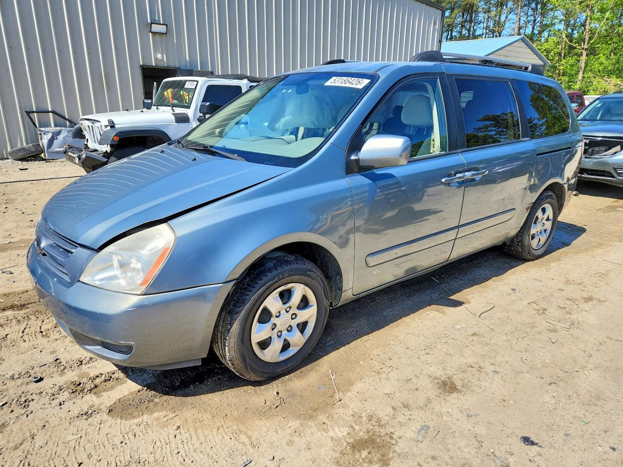 Salvage Kia Sedona Image
