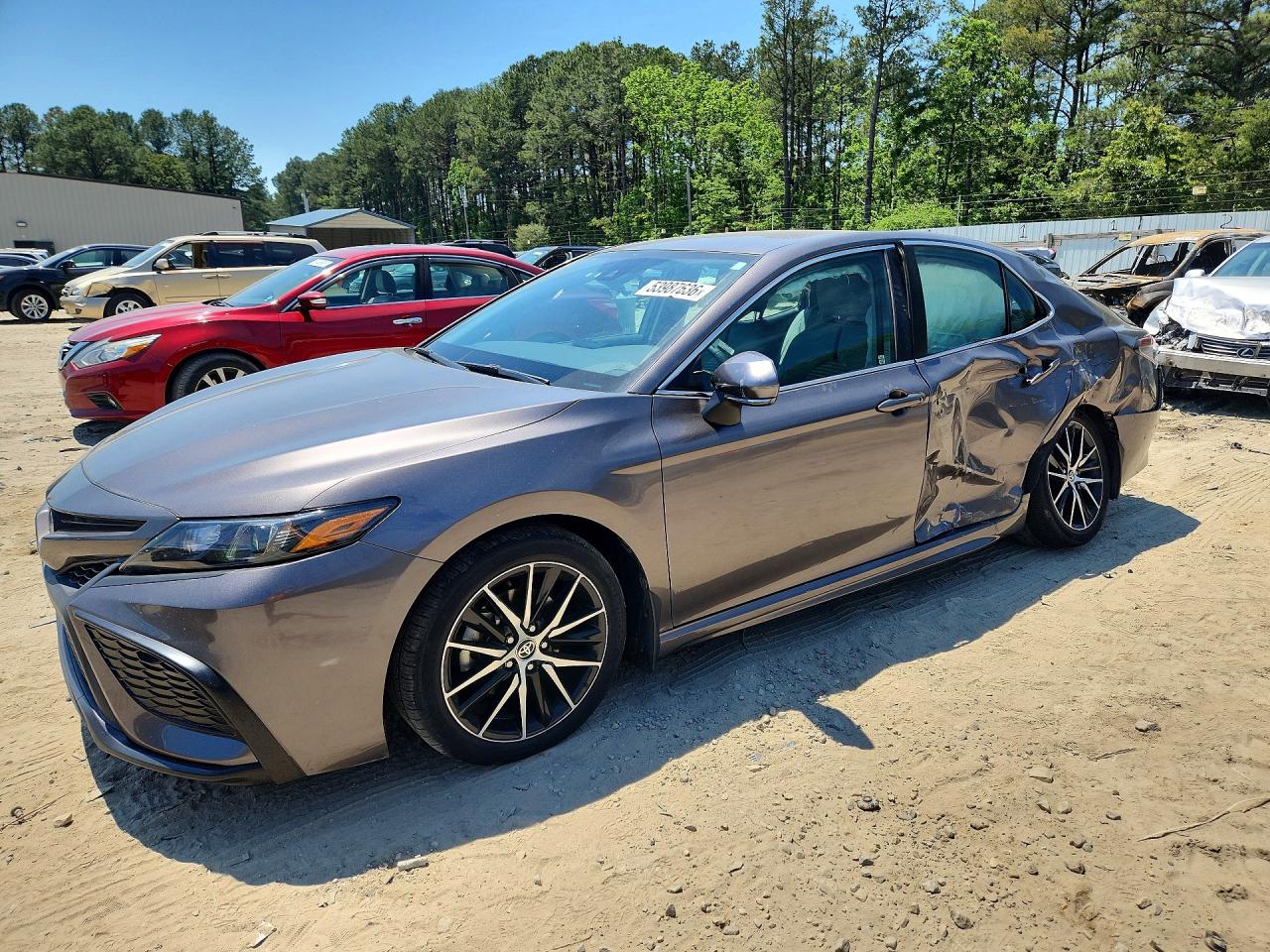 Salvage Toyota Camry Image