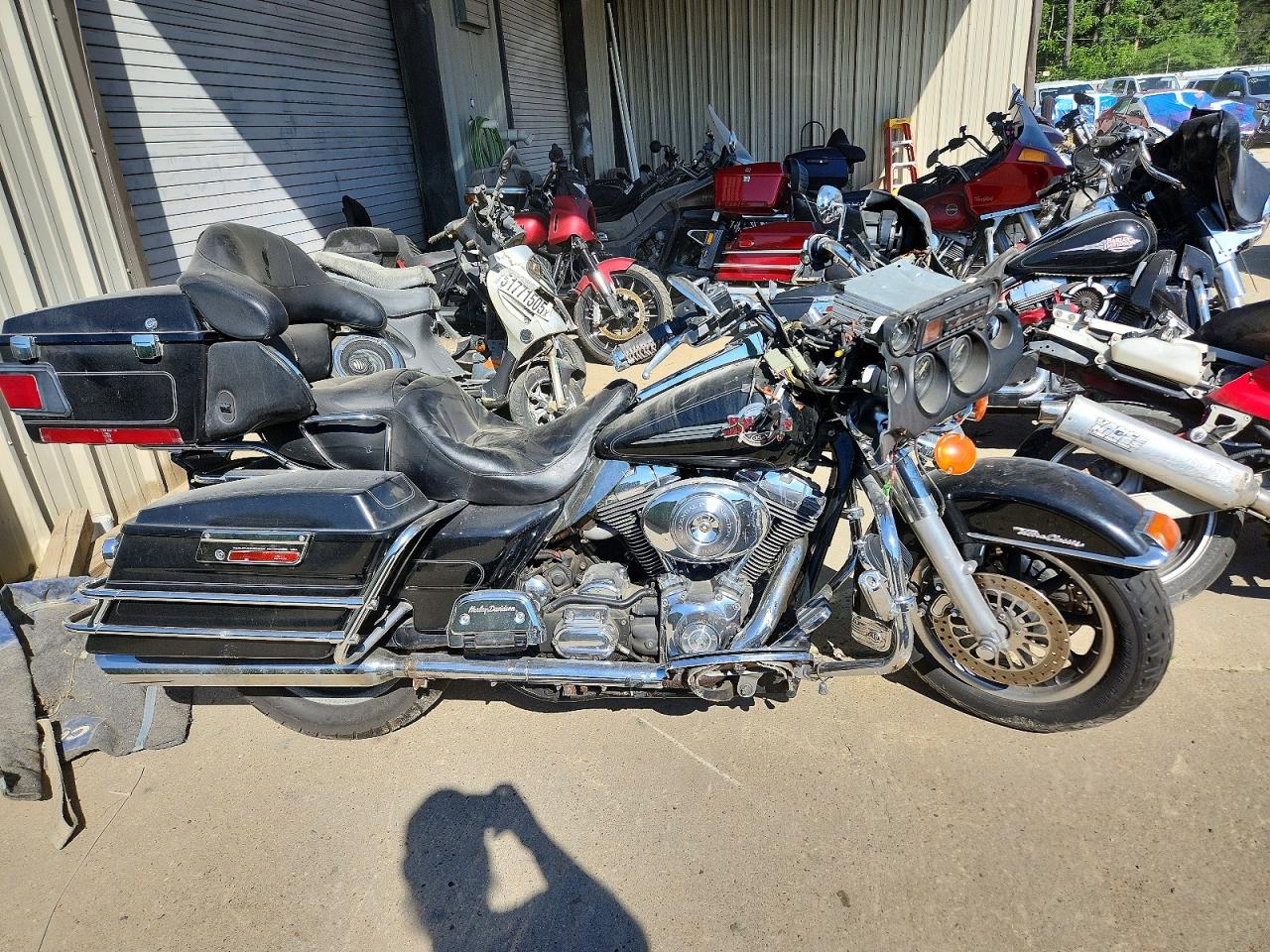 Salvage Harley-Davidson Fl Image