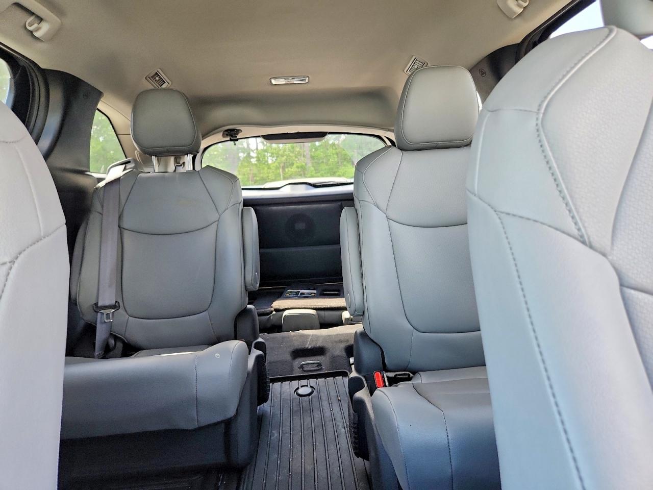 Toyota Sienna Xle 7-passenger