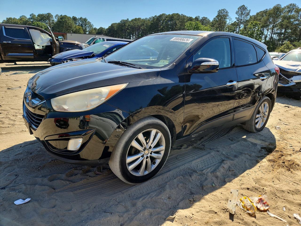 Salvage Hyundai TUCSON Image