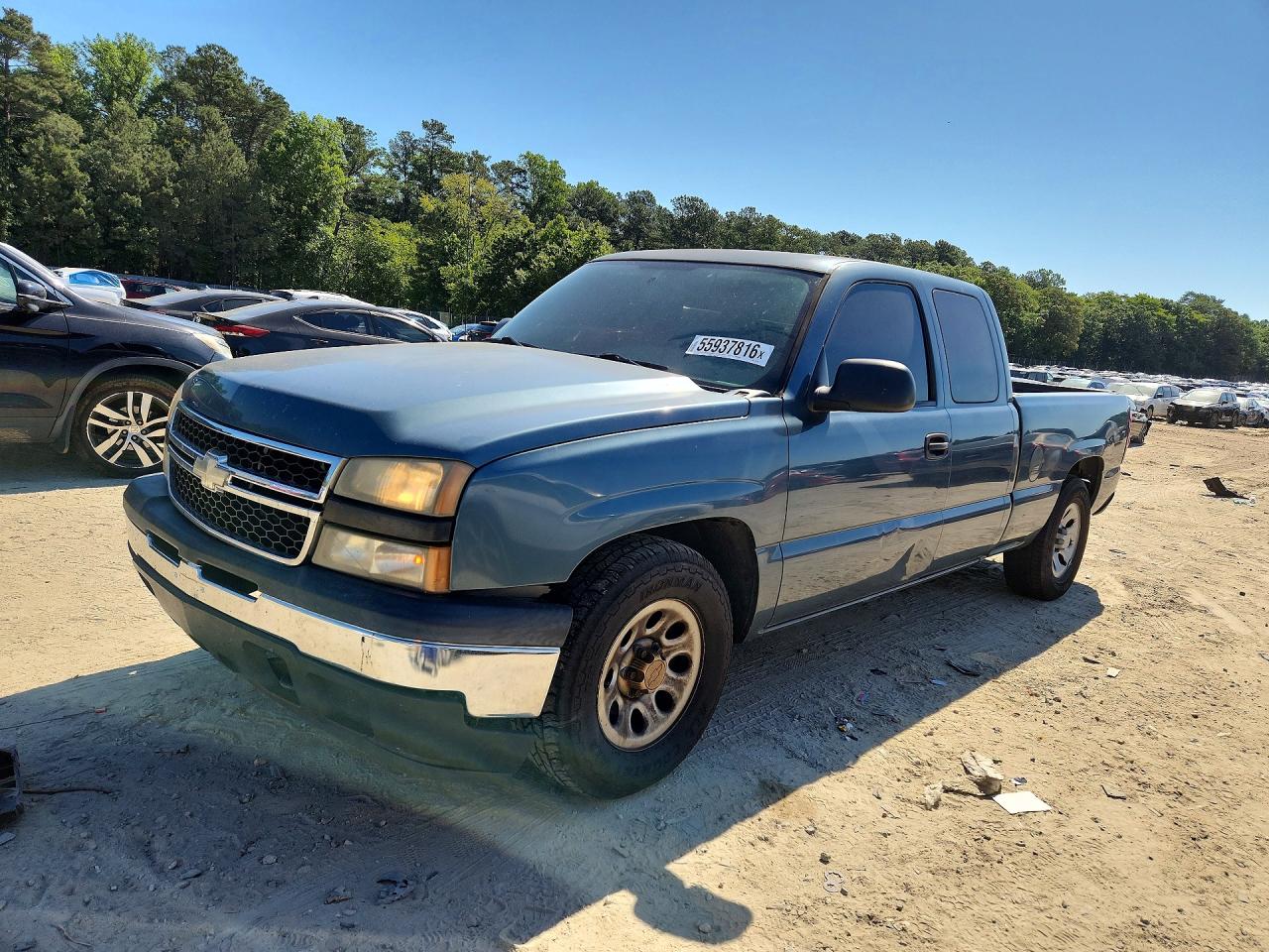 Salvage Chevrolet Silverado Image