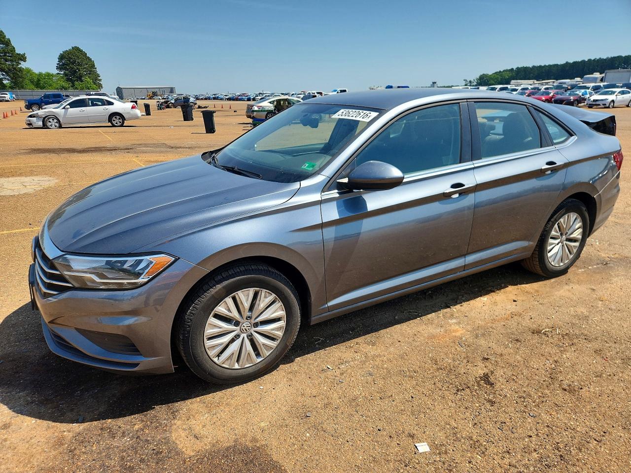 Salvage Volkswagen Jetta Image