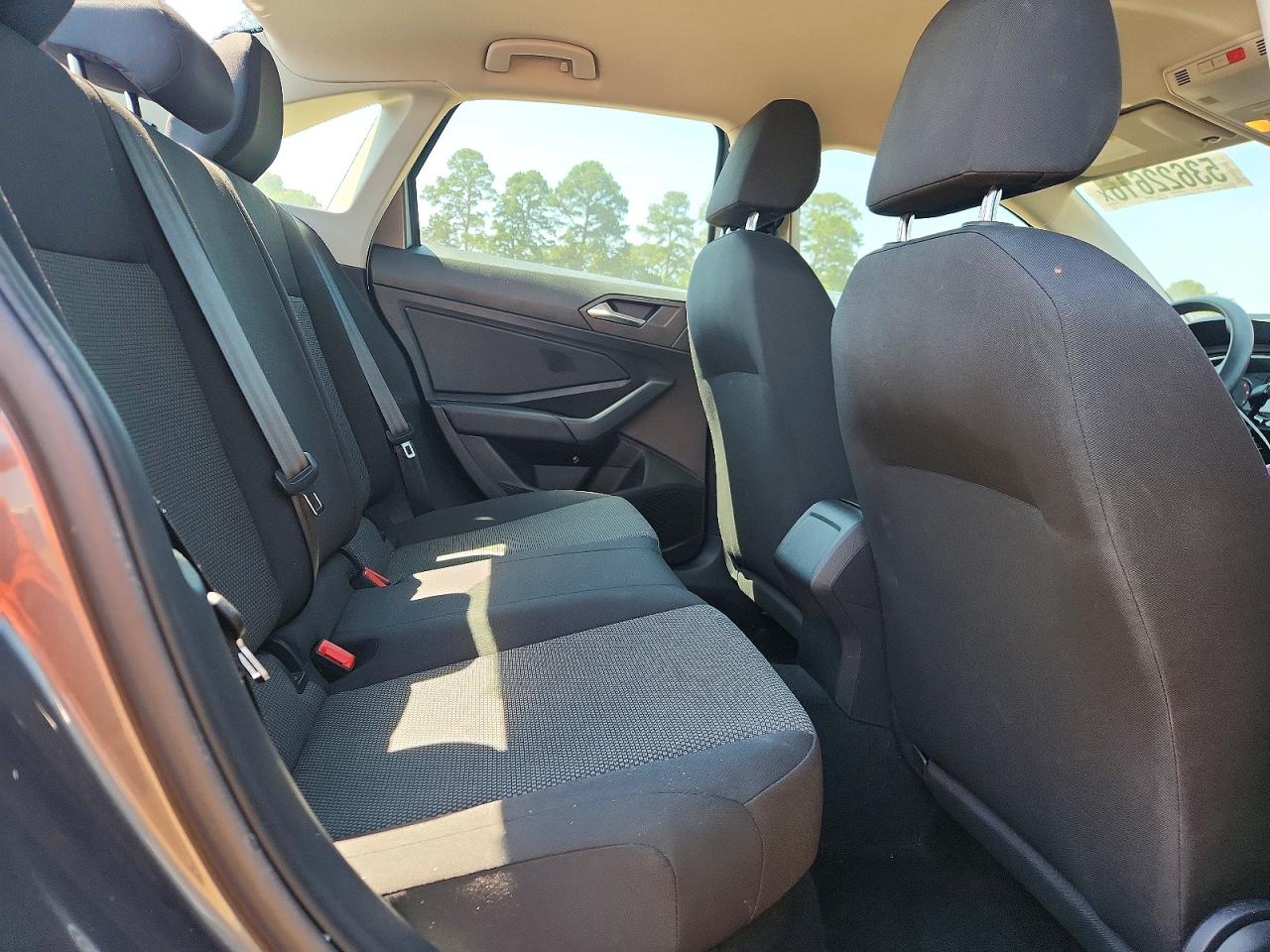 Volkswagen Jetta S