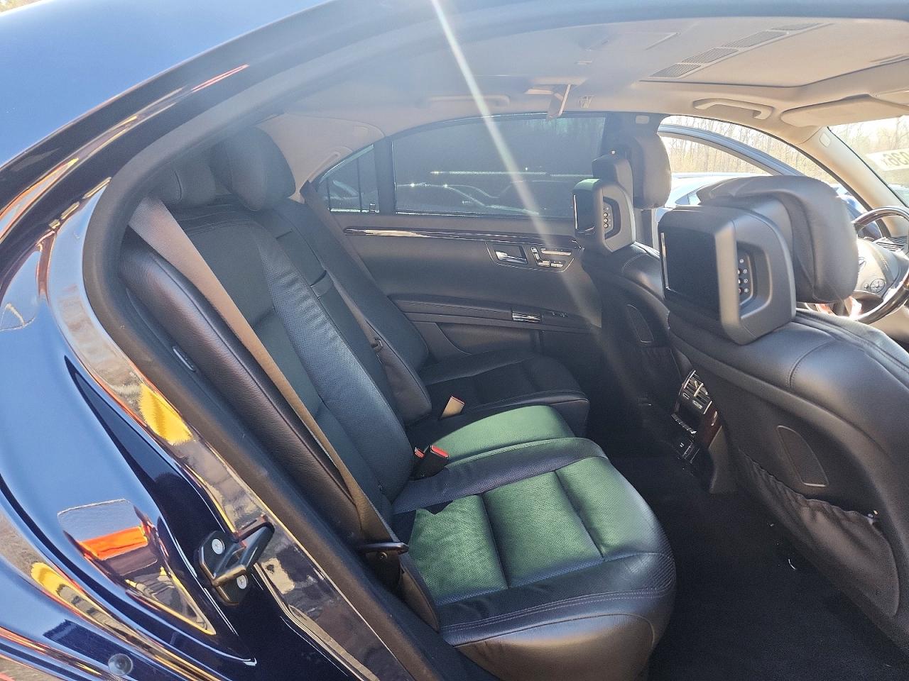 Mercedes-Benz S-Class 550 4matic