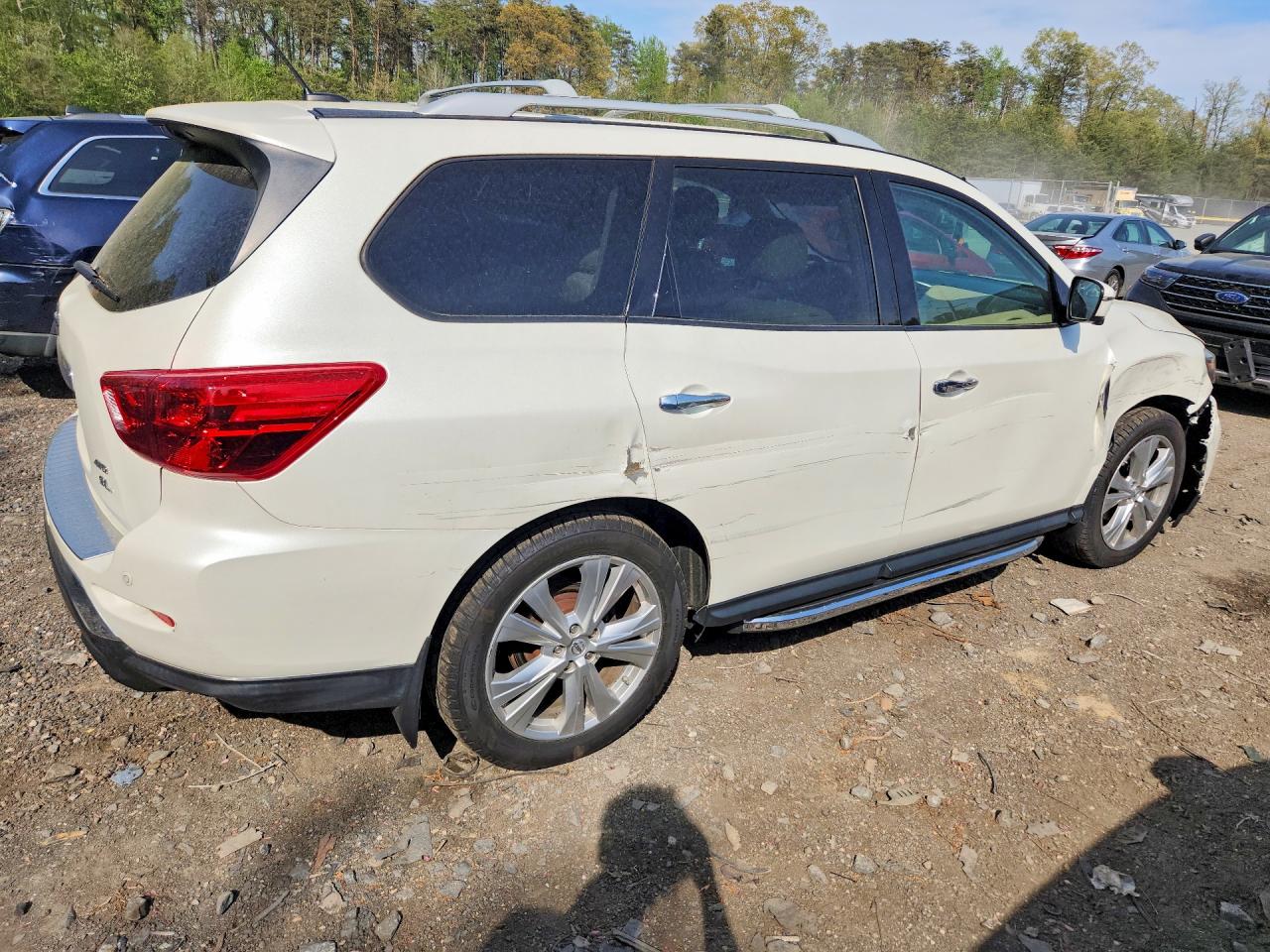 Nissan Pathfinder Sl