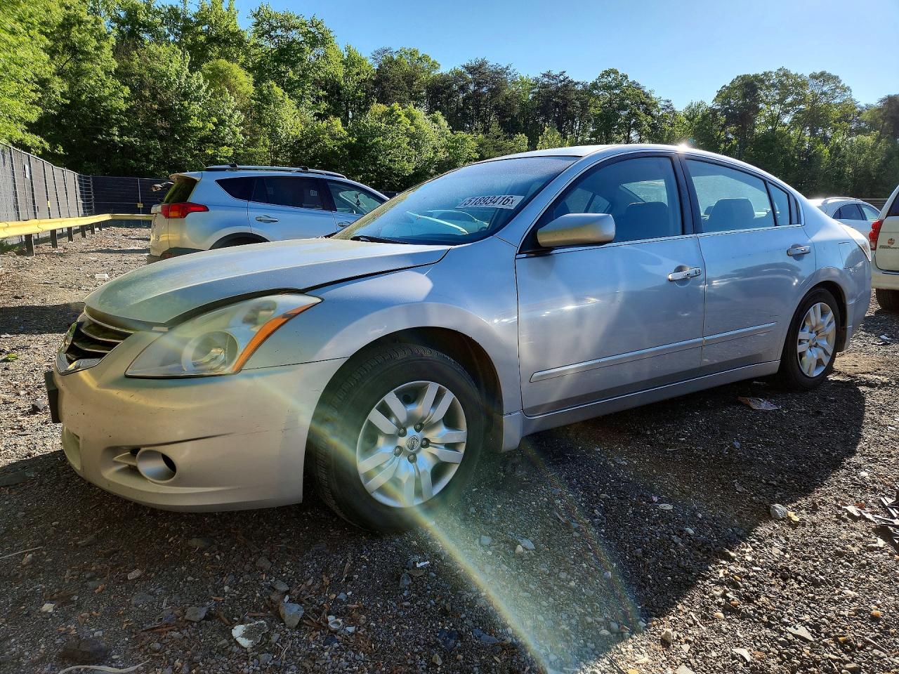 Salvage Nissan Altima Image