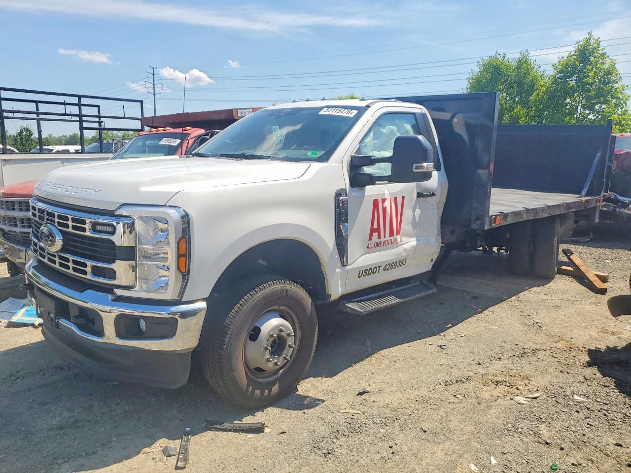 Salvage Ford F-350 Image