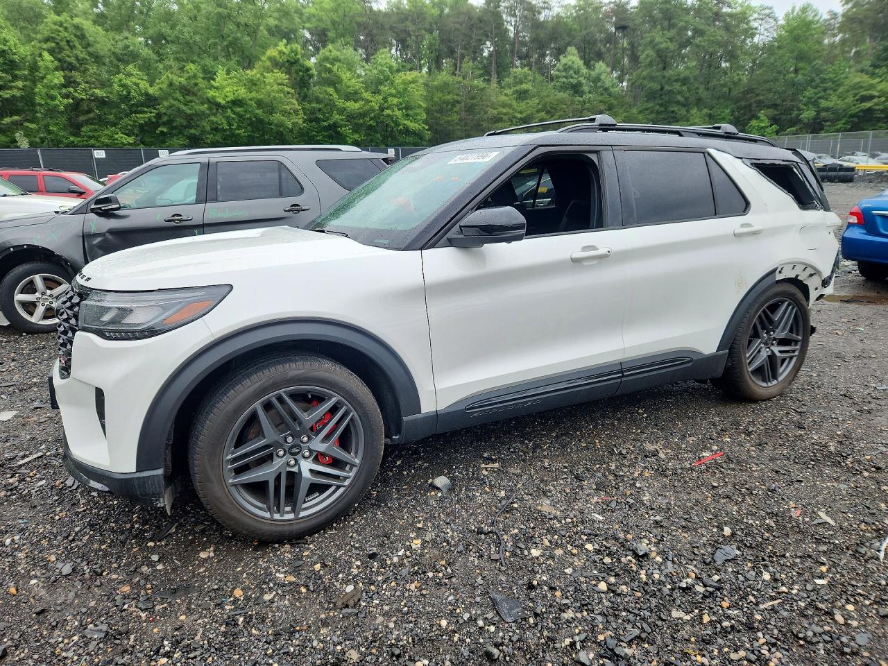 Salvage Ford Explorer Image