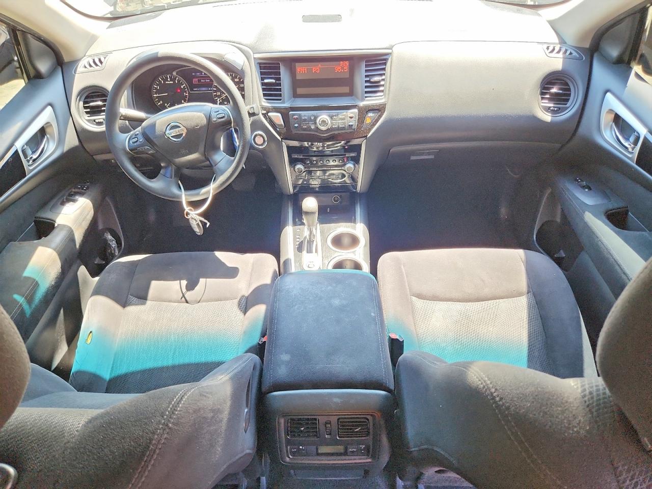 Nissan Pathfinder S