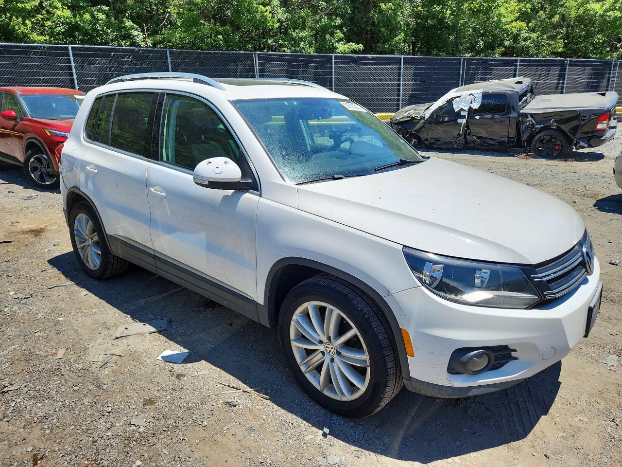 Volkswagen Tiguan S