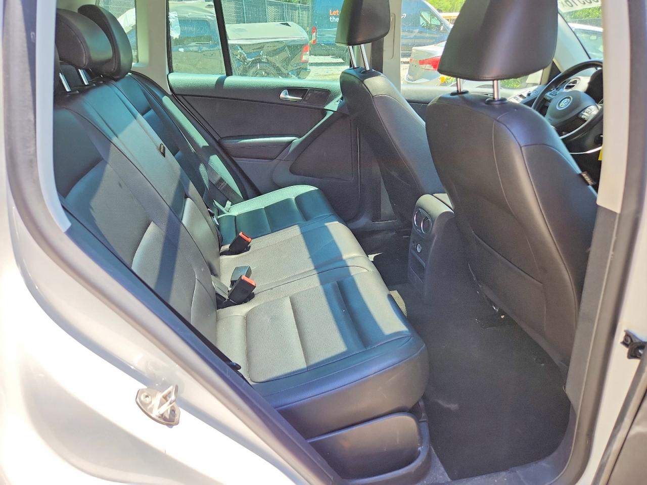 Volkswagen Tiguan S