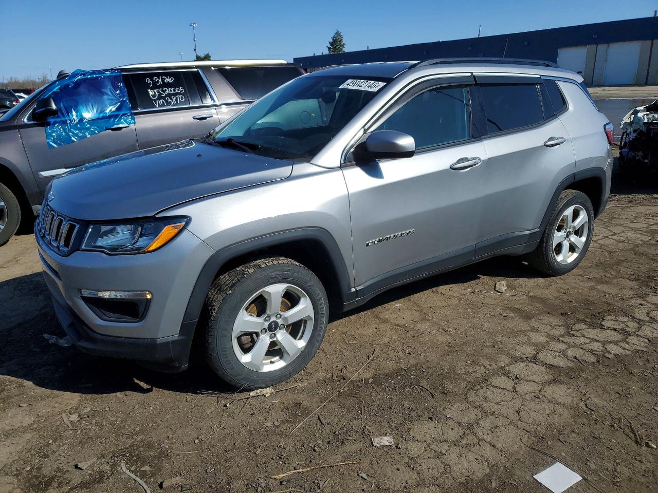 Salvage Jeep Compass Image
