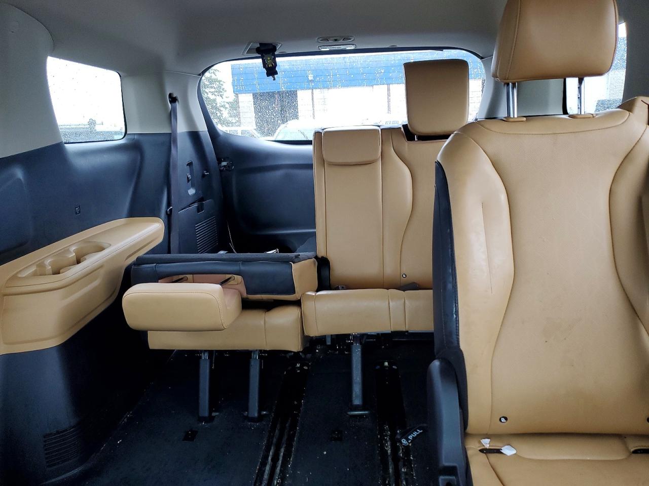 Kia Carnival Lx