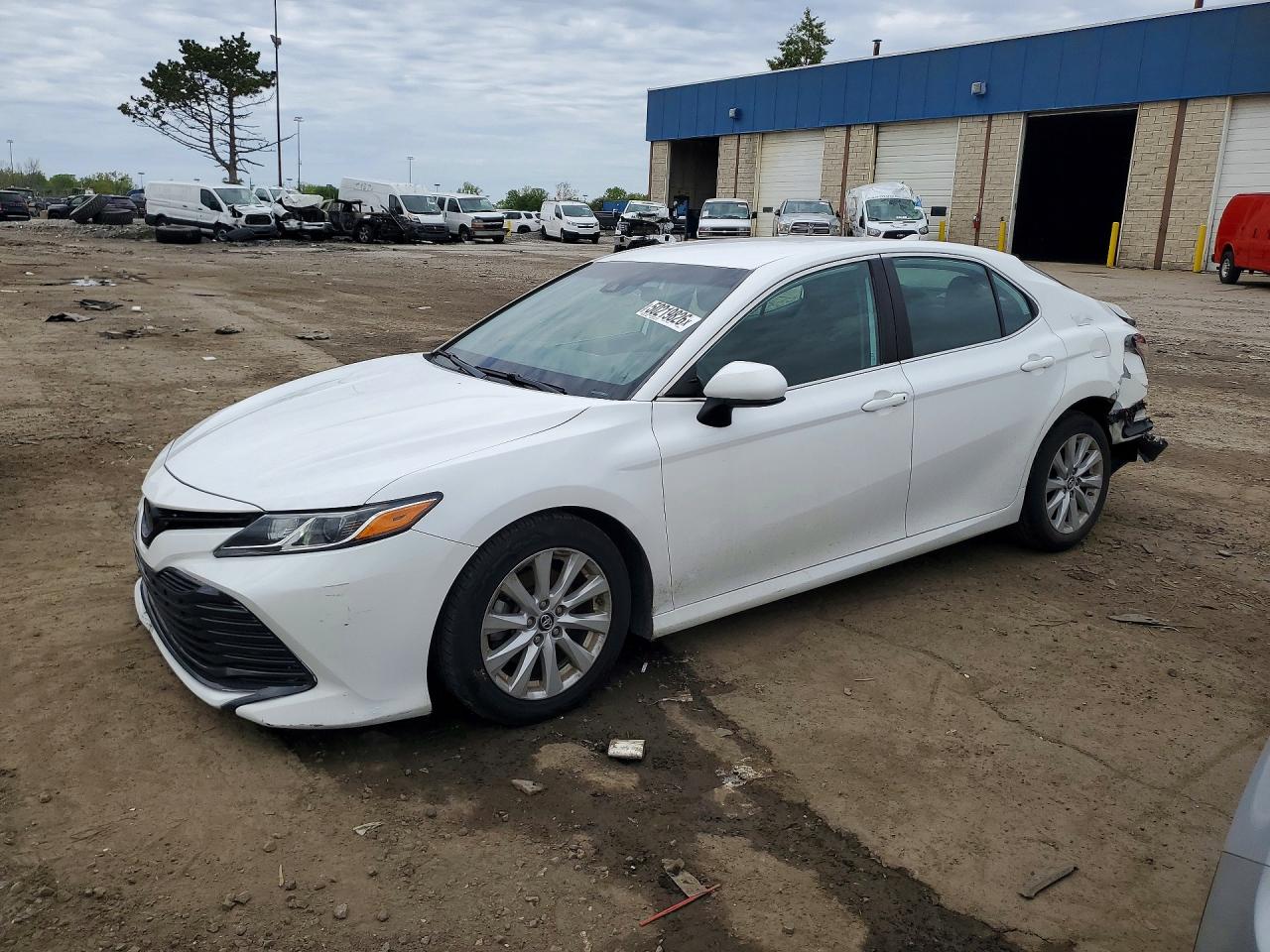 Salvage Toyota Camry Image