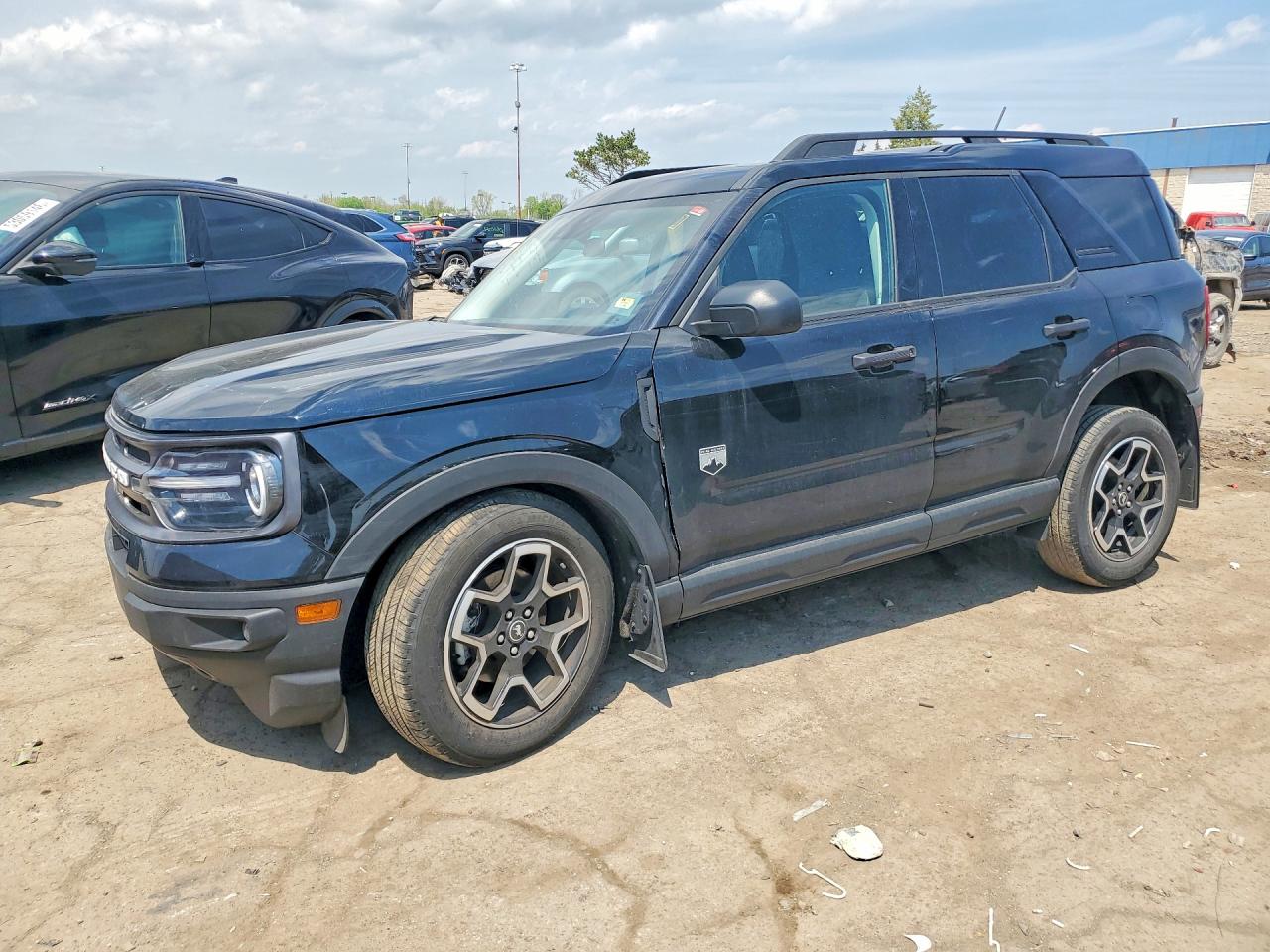 Salvage Ford Bronco Image