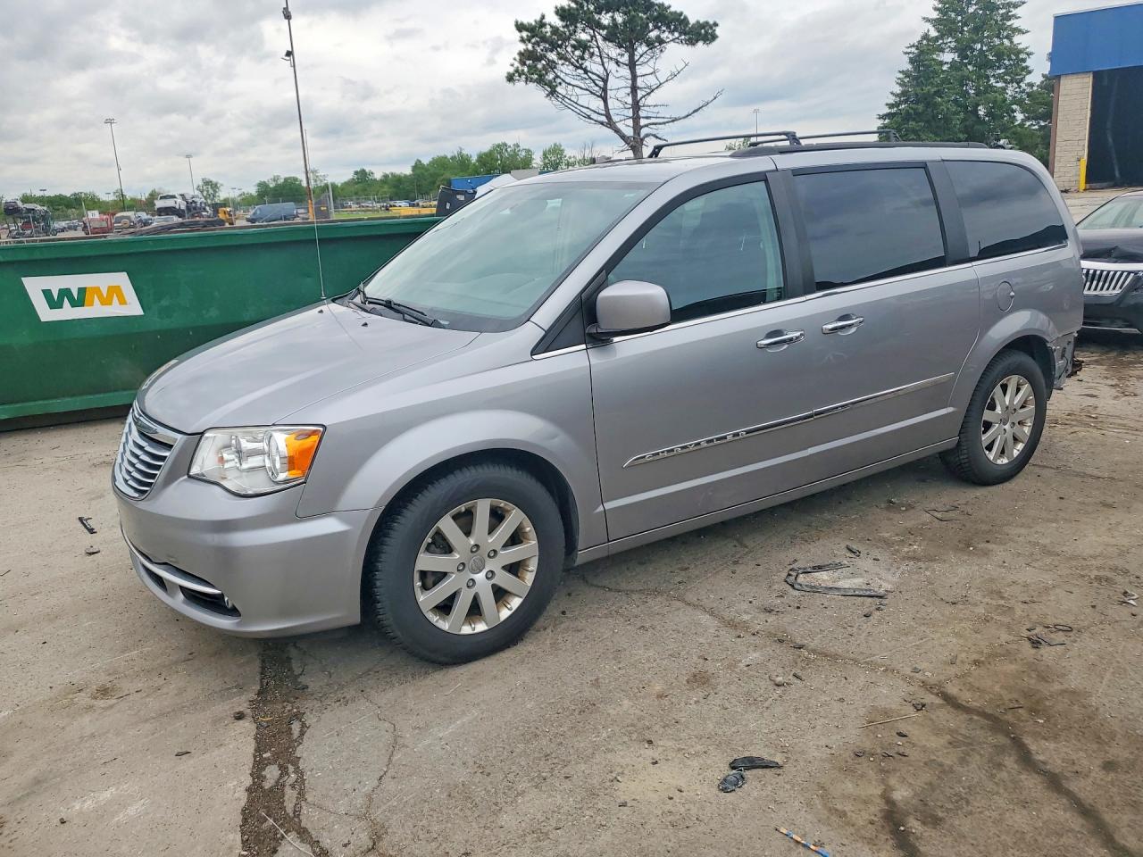 Salvage Chrysler Minivan Image