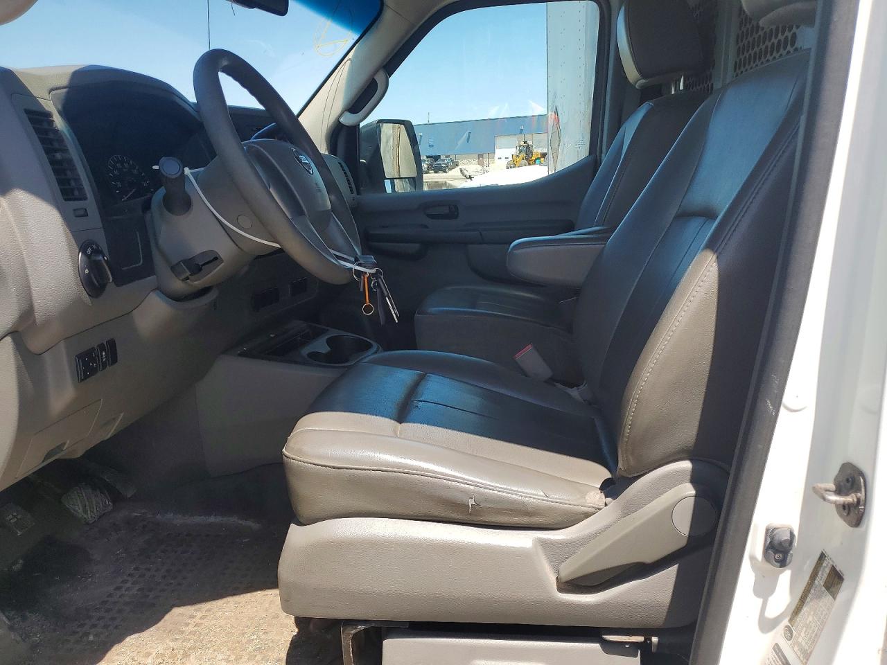 Nissan Nv 2500