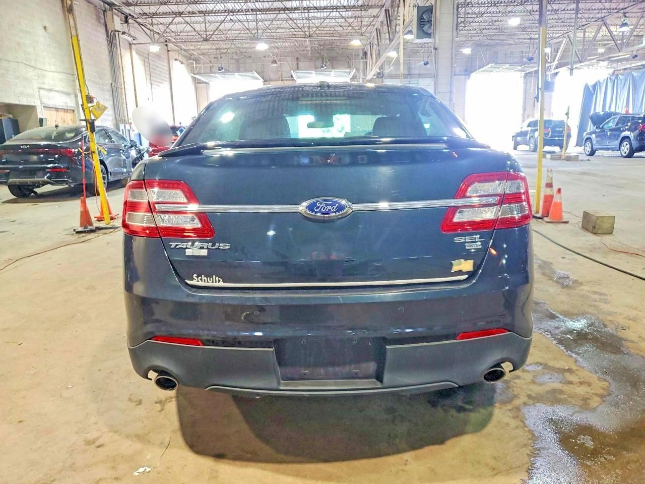 Ford Taurus Sel