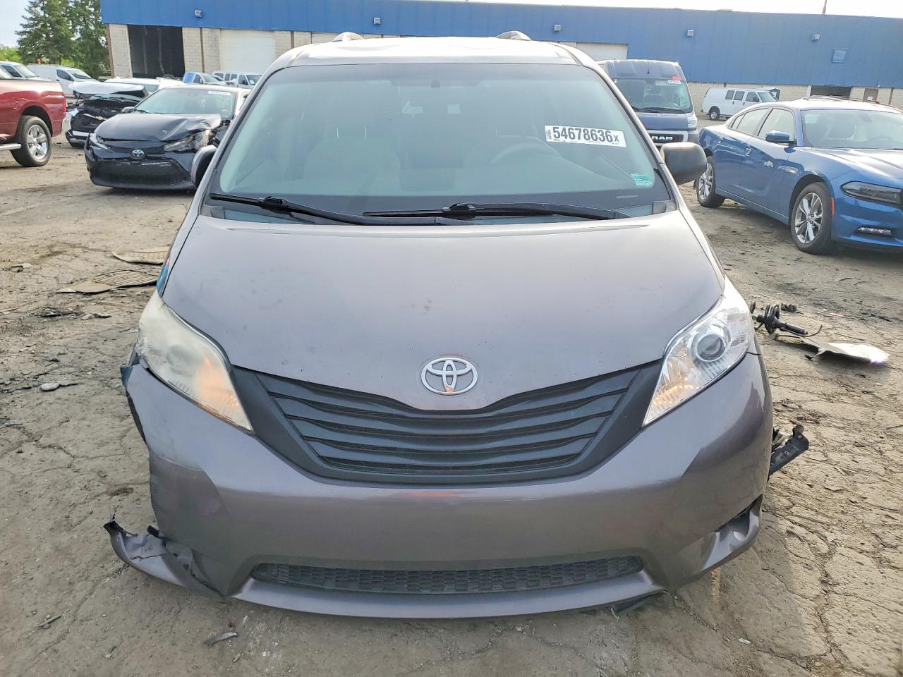 Toyota Sienna Base 7-passenger