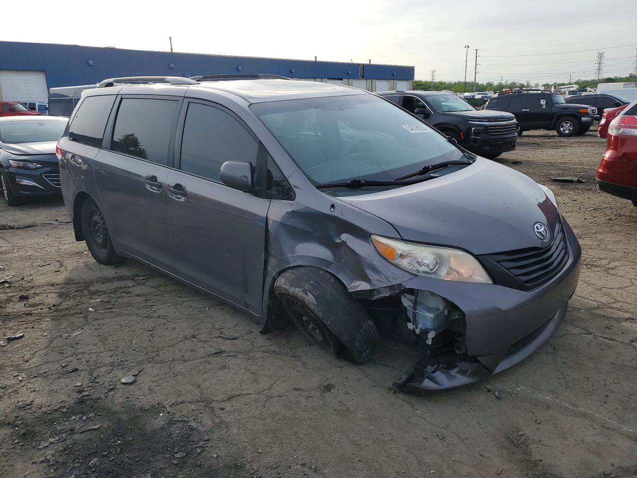 Toyota Sienna Base 7-passenger
