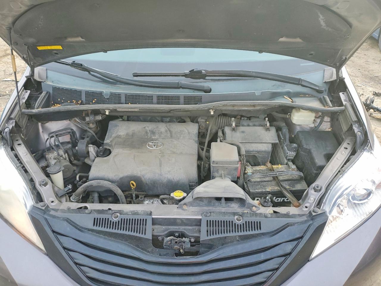 Toyota Sienna Base 7-passenger