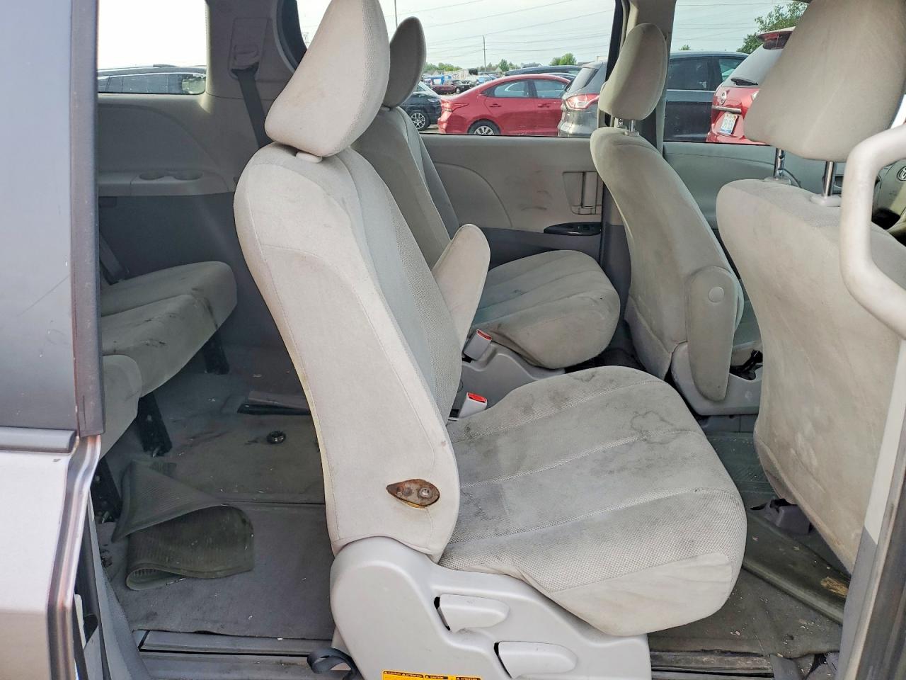 Toyota Sienna Base 7-passenger