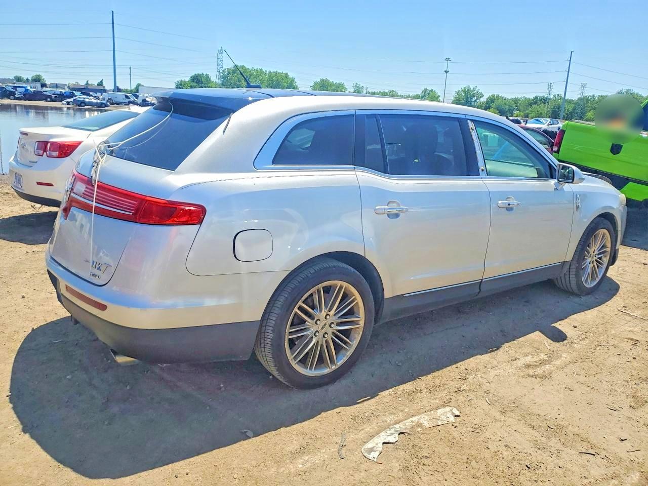 Lincoln MKT