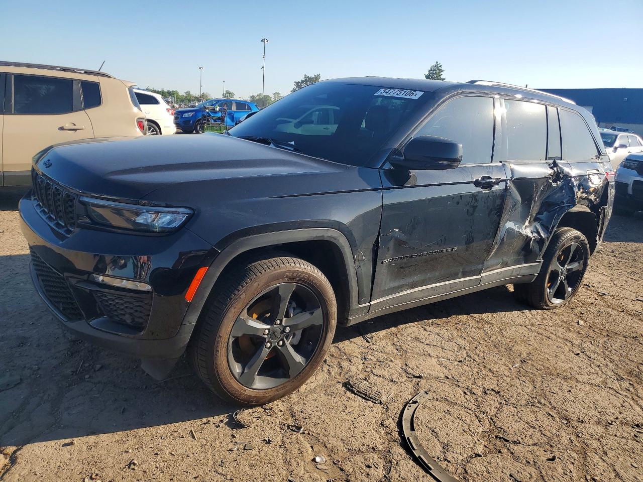 Salvage Jeep Grand Cherokee Image