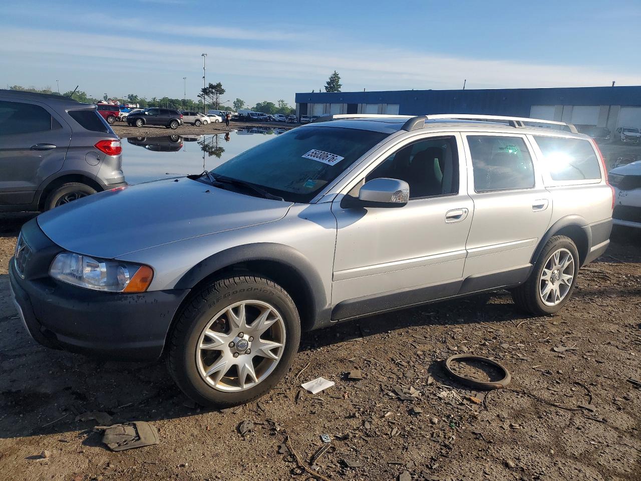 Salvage Volvo XC70 Image
