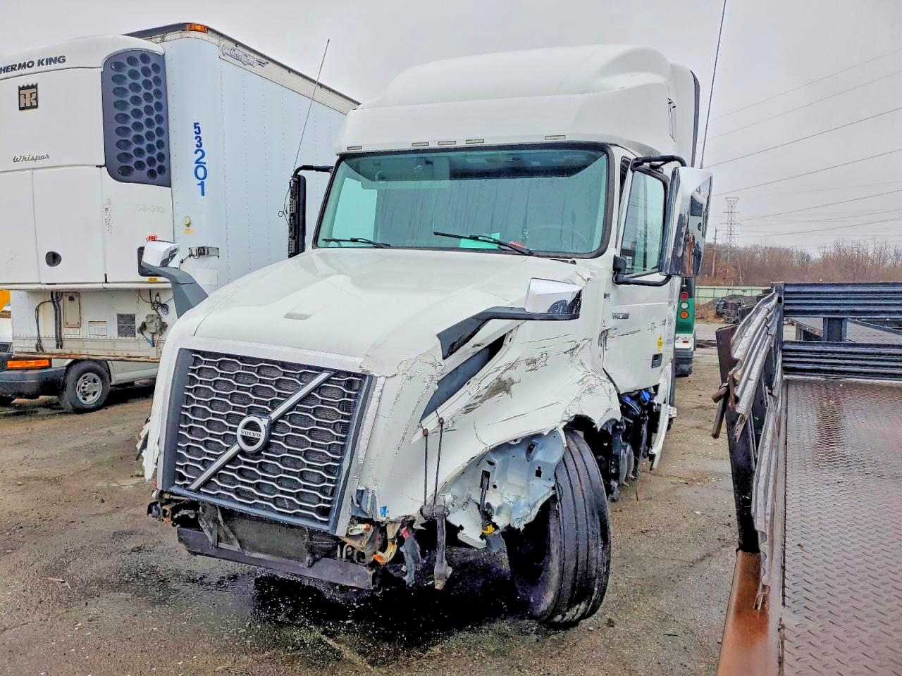 Salvage Volvo Vn Image
