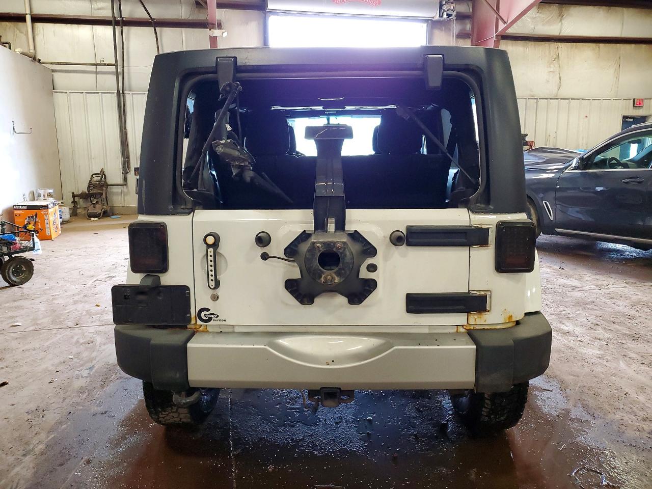 Jeep Wrangler Sahara
