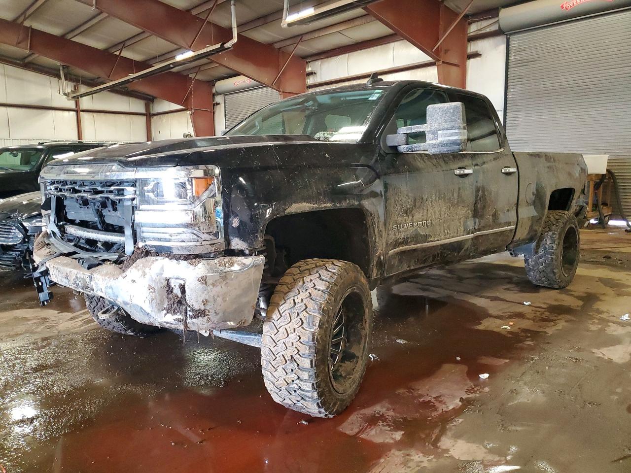 Salvage Chevrolet Silverado Image