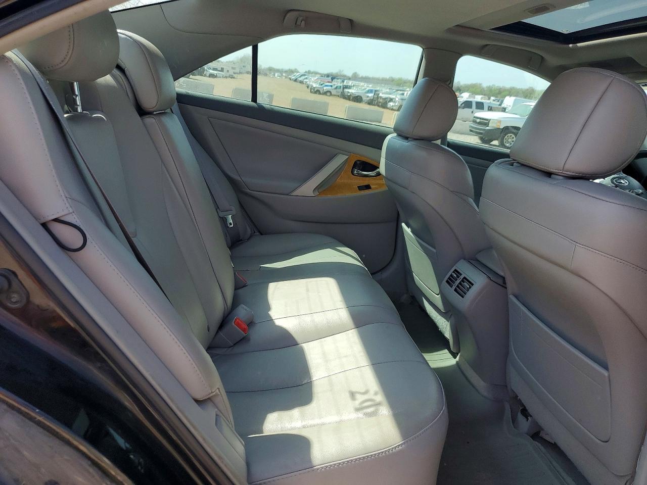 Toyota Camry Xle V6