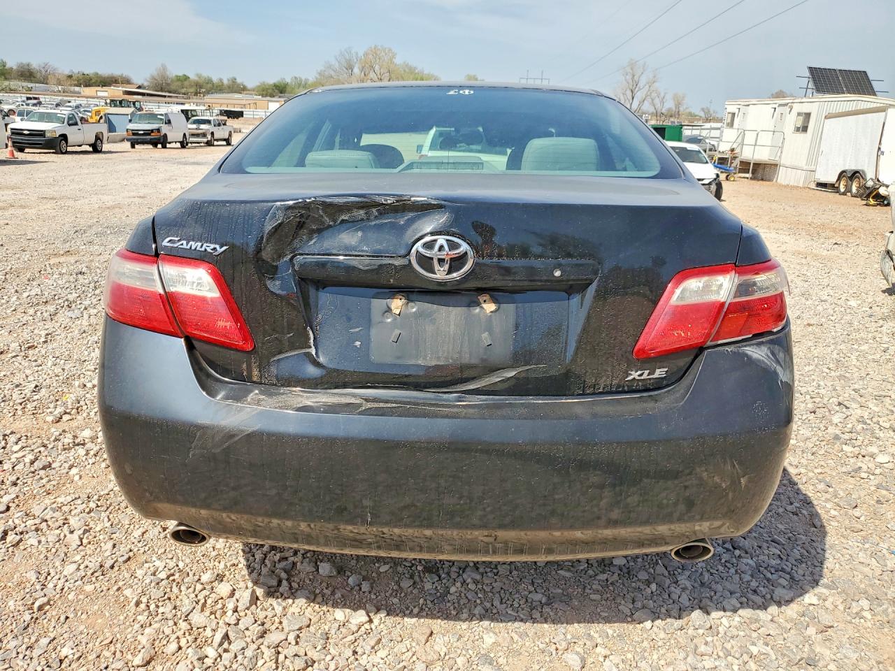 Toyota Camry Xle V6